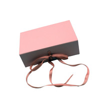 Boîte à vêtements en carton rigide de haute qualité, logo personnalisé imprimé, emballage minimaliste de luxe pour marque de vêtements haut de gamme
