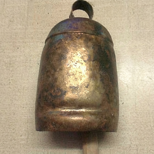 Cloche en bronze antique, ronde, moulée, carillon éolien, objet de collection - Product Image 4