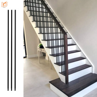 Balustres en fer forgé droits, simples et élégants, pour escaliers de villa