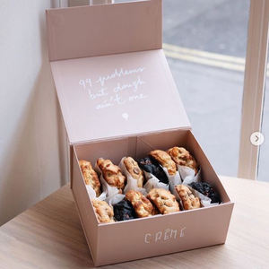 Caja de embalaje magnética plegable, diseño personalizado, de lujo, logotipo de lámina dorada, papel rígido, para zapatos, regalo - Product Image 1