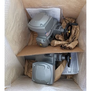 ตัวกระตุ้นไฟฟ้า Auma รุ่น SAREX07.6-F10 สำหรับการควบคุมและปรับระดับ - Product Image 1