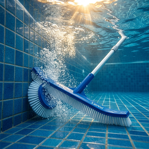 Precio Directo de Fábrica: Cepillo Curvo Resistente para Piscinas de 18 Pulgadas, Color Azul, para Esquinas y Escalones de Piscinas - Product Image 2