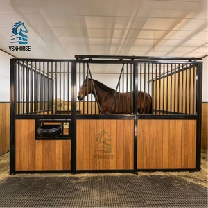 Écuries préfabriquées résistantes aux intempéries, modulaires, portables, panneaux de box galvanisés, box extérieurs <span class=keywords><strong>en</strong></span> bambou <span class=keywords><strong>pour</strong></span> usage équestre - Product Image 1