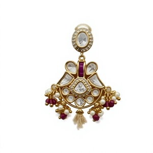 Ensemble de collier plaqué or traditionnel de qualité supérieure avec boucles d'oreilles et Tikka pour la collection de mariage et de fonction pour les femmes - Product Image 2