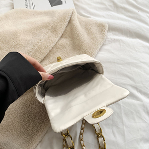 <span class=keywords><strong>Sac</strong></span> à main matelassé en PU de luxe pour femme avec diamants, <span class=keywords><strong>sac</strong></span> à bandoulière décontracté avec chaîne dorée épaisse pour le quotidien, les fêtes et les rendez-vous - Product Image 6