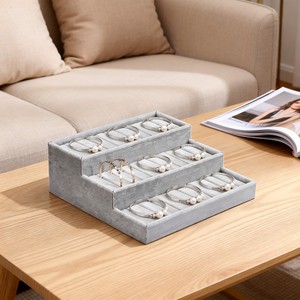 ชั้นวางโชว์กำมะหยี่ 3 ชั้น 30 ช่อง สำหรับแหวนและกำไลข้อมือ น้ำหนักเบา ดีไซน์หรูหรา - Product Image 1