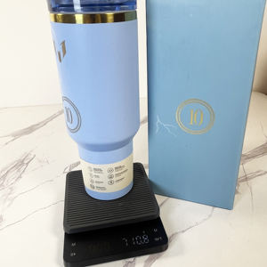 Venta al por mayor 40oz Messie Goat Stan Termo Handle Vasos <span class=keywords><strong>de</strong></span> agua Vaso <span class=keywords><strong>de</strong></span> invierno aislado Vasos <span class=keywords><strong>de</strong></span> agua Vaso <span class=keywords><strong>de</strong></span> paja <span class=keywords><strong>de</strong></span> acero inoxidable - Product Image 4