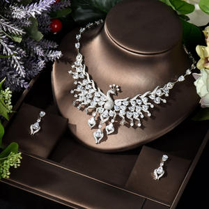 Hibride Mode Pauw Vorm Aaa Kubisch Zirkoon Vier Kleuren Kristallen Oorbellen Ketting Set Voor Vrouwen Bruid Sieraden Cadeau N-1061 - Product Image 1
