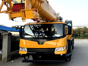 מנוף משאית נייד 25 50 100 טון, דגם QY50K QY50KA QY50KS, 4x4,  לרכב שטח, מנוף רכוב על משאית. - Product Image 2