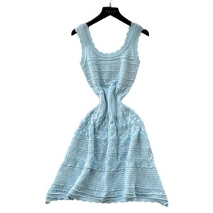 Abito Estivo Senza Maniche in Maglia per Donna Nuovo Stile. Con dettagli traforati e vita aderente. Abito Lungo - Product Image 5