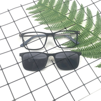 Lunettes de soleil rectangulaires modernes pour femmes avec monture en Ultem, verres en PC durables, idéales pour un usage quotidien et les activités de plein air