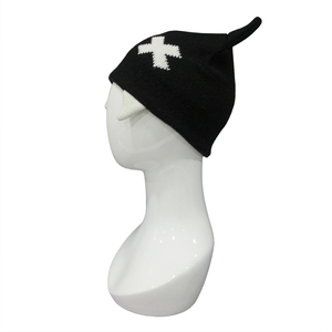 Berretto 3D Personalizzato con Corna da Diavolo Nero - Product Image 6