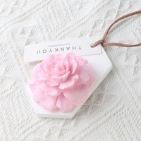 Diffuseurs d'huiles essentielles en céramique parfumée en forme de fleurs pour la maison, la voiture et l'hôtel – Décoration et désodorisants suspendus en gros