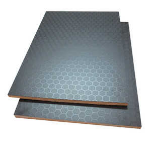 Pannello in compensato di eucalipto con rivestimento in <span class=keywords><strong>pellicola</strong></span> nera antiscivolo e impermeabile 18*1220*2440MM per casseforme in legno per calcestruzzo - Product Image 6