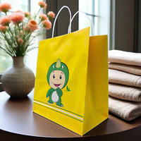 Sacs cadeaux de luxe en papier kraft Labubu de bonne qualité avec poignées en corde torsadée, taille et couleur personnalisables, matériaux recyclés pour bougies