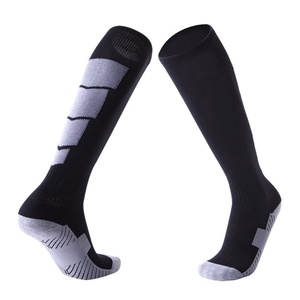 Chaussettes de football professionnelles antidérapantes, absorbant les chocs, avec bordure épaissie, fond en tissu éponge tricoté, respirantes et à séchage rapide - Product Image 1