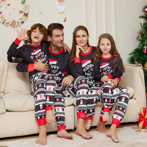 Pyjamas de Noël en vente flash 2025, ensemble de pyjamas assortis pour la famille en tissu soyeux au toucher de lait, imprimé <span class=keywords><strong>Grinch</strong></span>, pour les fêtes de Noël à la maison - Product Image 1