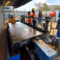 Table vibrante à gravité avec moteur PLC et pompe, haute rigidité pour la récupération de l'or fin, le tri des minerais, la séparation minérale, l'exploitation minière aurifère