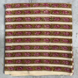 ผ้าฝ้ายหวีเนื้อนุ่ม น้ำหนักเบา ลายดอกไม้ ระบายอากาศได้ดี แห้งเร็ว เป็นมิตรกับสิ่งแวดล้อม เหมาะสำหรับตัดเย็บชุดเดรส ผลิตที่ราชสถาน สำหรับทุกคน - Product Image 2