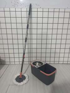 <span class=keywords><strong>Serpillère</strong></span> auto-nettoyante Magic Spin avec rotation à 360° °   Tête rotative et seau de séparation des eaux usées pour un nettoyage des sols sans effort - Product Image 3