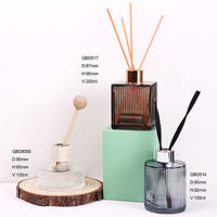 Flacon diffuseur d'huiles essentielles en verre carré de luxe, en promotion, avec bâtonnets parfumés, couleur personnalisable