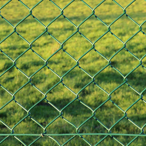 Rollo <span class=keywords><strong>de</strong></span> Alambre Ciclónico <span class=keywords><strong>de</strong></span> Calibre 10 para Cercas Agrícolas, <span class=keywords><strong>de</strong></span> 4 a 10 pies, Negro, con Eslabones <span class=keywords><strong>de</strong></span> Cadena 2x2 4x4, Marco Metálico Tratado Térmicamente, Venta al por Mayor - Product Image 6