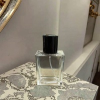 Bouteille de parfum en verre carrée vide de 30 ml avec logo personnalisé, estampage à chaud et sérigraphie, pulvérisateur à pompe, diffuseur à bâtonnets, couleur personnalisée