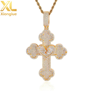 Nouveau Collier Pendentif Croix Cœur Plaqué Or Grande Taille Entièrement Pavé de Zircons Cubiques CZ Style Hip Hop pour Hommes et Garçons - Product Image 1