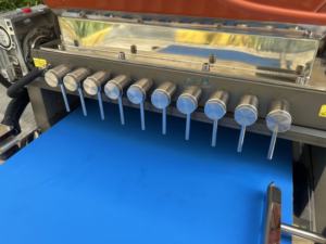 Automatic Tabletop <b>Fruit</b> Gummy Soft Cola <b>Jelly</b> Extrude Make <b>Candy</b> Mould Depositor Machine - Product Image 2