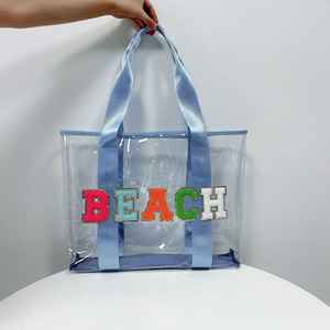 Bolsa de Mano de PVC Transparente Reutilizable Azul Personalizada de Alta Calidad con Letras Coloridas para Viajes a la Playa y Compras - Product Image 5