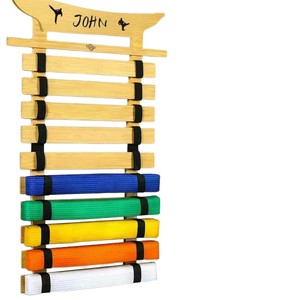 Expositor de Cinturones de Madera de 5 Niveles, Almacenamiento Resistente para Cinturones de Artes Marciales y Karate, Uso en Sala de Estar - Product Image 5