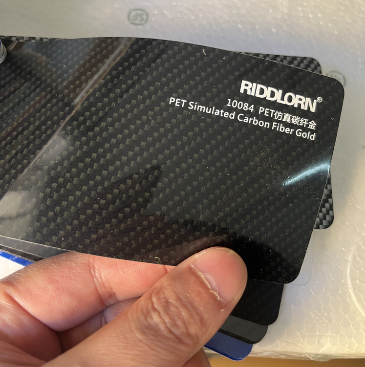 Simulación PET carbono negro oro 1,52*17M