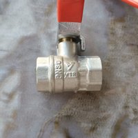 Robinet à bille en fonte à filetage femelle pour usage commercial en cuisine et pour l'eau