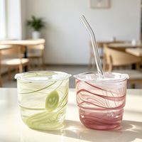 Verre à boire en vrac pour fabricants, verre coloré personnalisé avec motif visage souriant, tasse à eau avec paille et couvercle pour la maison et les restaurants