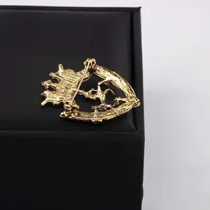 Accessoires DE bijoux BRICOLAGE fait sur commande hommes broche en or argent cristal couronne bouclier licorne collier aiguille insigne broches pour costume