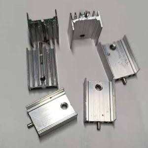 ฮีทซิงค์อะลูมิเนียมแบบหลอมละลาย ขนาด 14.5x9.4x20 มม. สำหรับติดตั้งแบบ TO-220 พร้อมช่องเสียบการ์ด สำหรับระบายความร้อน LED - Product Image 2