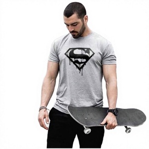 T-shirt graphique oversize noir délavé à l'acide pour homme, manches courtes, style streetwear, imprimé personnage d'anime, col rond - Product Image 4