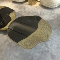 Table basse italienne légère de luxe en marbre et cuivre pour hôtel particulier
