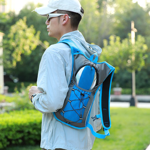 Sac à dos de cyclisme multifonctionnel léger pour l'extérieur, sac de randonnée en nylon imperméable avec plusieurs poches pour le VTT - Product Image 2