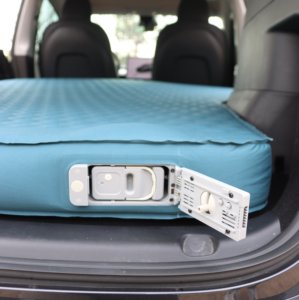 <span class=keywords><strong>Matelas</strong></span> <span class=keywords><strong>gonflable</strong></span> épais et portable pour SUV moderne Tesla Model Y, pliable pour le camping, le lit de voiture et le coffre, idéal pour les voyages en extérieur - Product Image 4