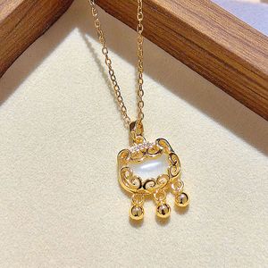 Collana con Ciondolo a Forma di Lucchetto Stile Occhio di Gatto, Accessorio Elegante da Donna per Uso Quotidiano - Product Image 6