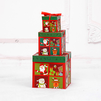 Boîtes cadeaux de Noël en papier cartonné OMT en gros avec laminage mat et gaufrage personnalisables