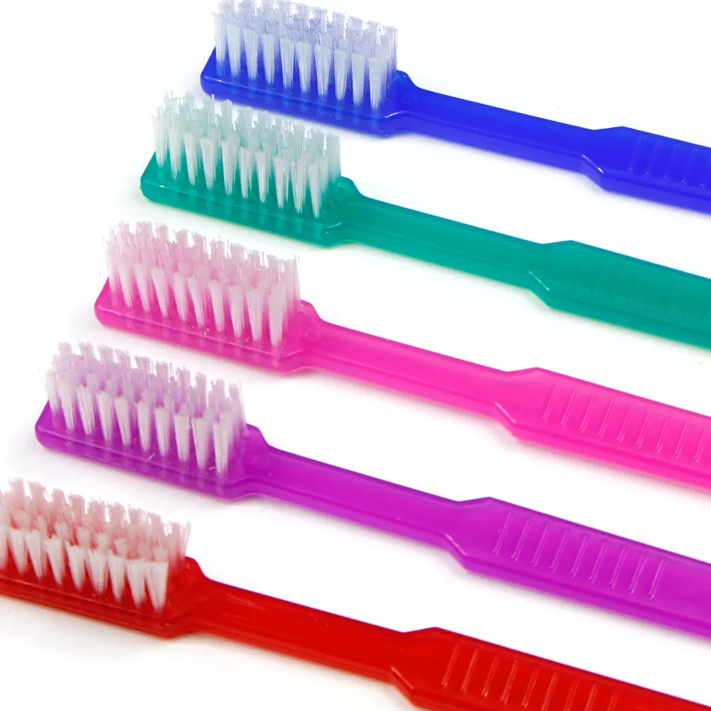 فرشاة أسنان OEM فردية صلبة متوسطة ناعمة يمكن التخلص منها صحة الفم PP نايلون PP + TPR