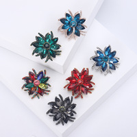 Bros Bunga Kristal Multi Warna Vintage, Pin Bunga Berhias Berlian Imitasi Besar, Aksesori Perhiasan Unisex dari Paduan Logam, Hadiah Pesta Pernikahan