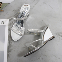 Prix bon marché femmes pantoufles de luxe 8 cm cristal talons compensés extérieur diapositives chaussures talons hauts pantoufle et sandales