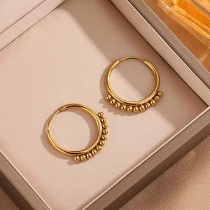 Nuevos pendientes de acero de titanio calientes, anillo de oreja de frijol de oro redondo pequeño, pendientes de anillo liso de tendencia de personalidad - Product Image 5