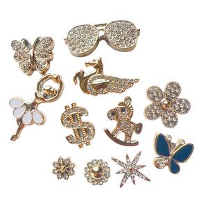 Hebilla de metal personalizada ODM con diseño de Cenicienta, joyería de lujo con diamantes de imitación, gemas, animales y perlas, venta al por mayor - Product Image 4