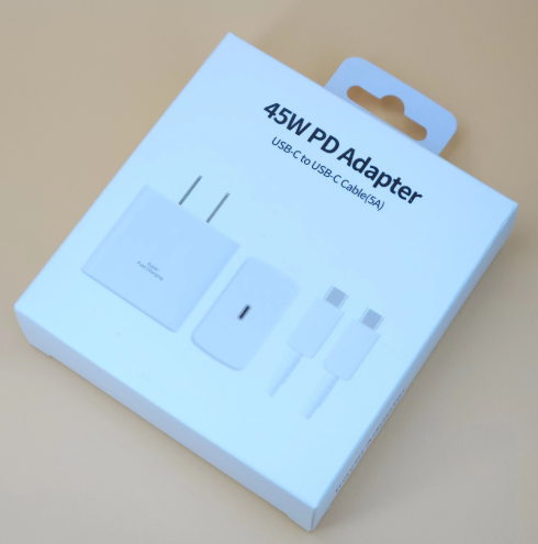Chargeur US 25W * Blanc + Câble * + Boîte