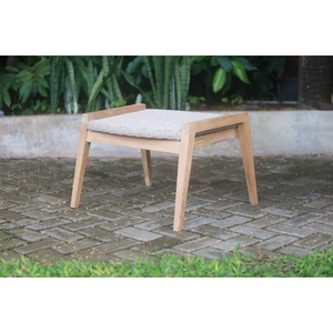 Conjunto de sillón y taburete Sydney, fabricado con madera de teca duradera y elegante ratán sintético, que combina elegancia y resistencia. - Product Image 6