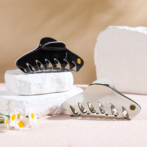 Acetate Hair <b>Clip</b> 13 Cm Gripper For Women Daily Use With Retro Design - Product Image 1